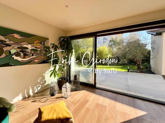 Maison familliale d'exception au coeur de Miribel Jardin et terrasse