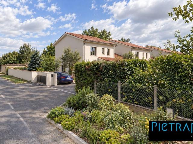 Maison, Fareins