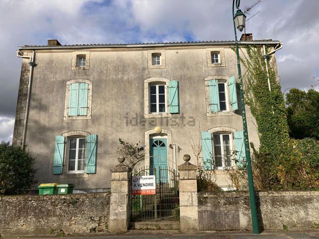 Maison, Fenioux