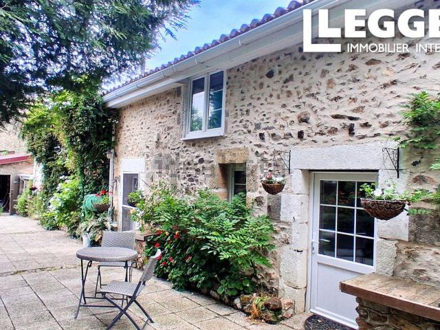 Maison, Fenioux