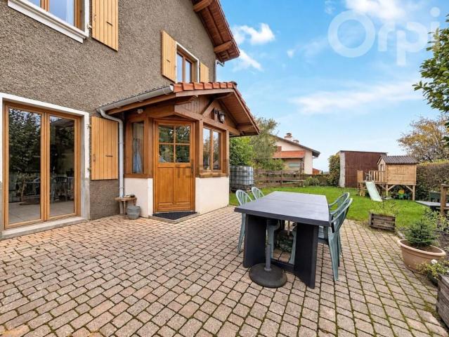 Maison, Fessy