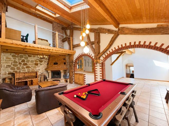 Maison, Fessy