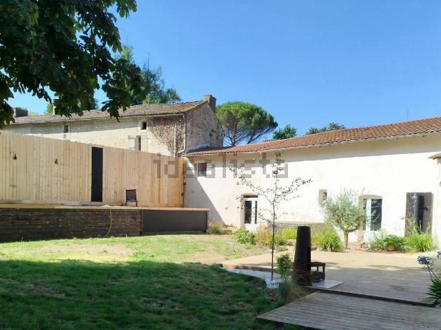 Maison, François
