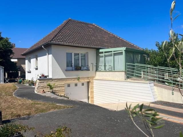 Maison, Frénouville