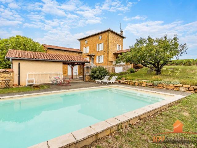 Maison, Frontenas