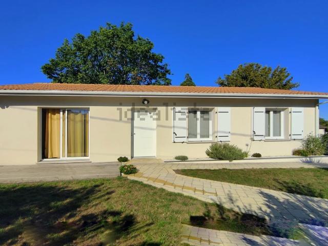 Maison, Hostens