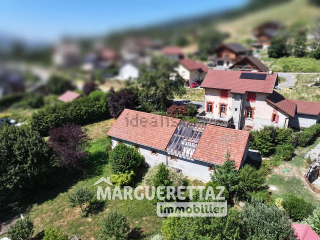 Maison, Habère Poche