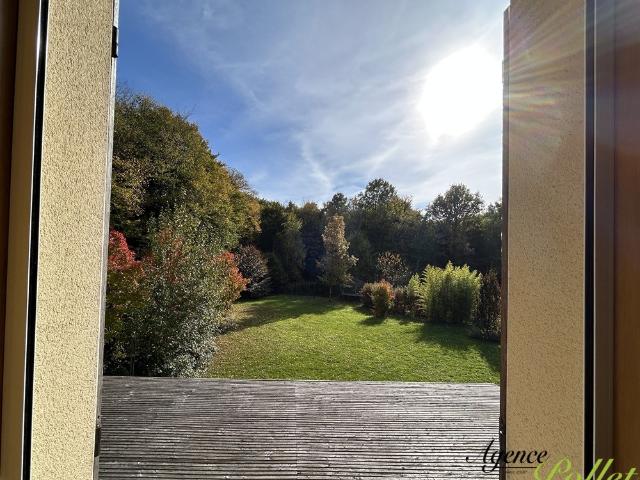 Maison habitable de suite, en lisière de bois, jardin arboré