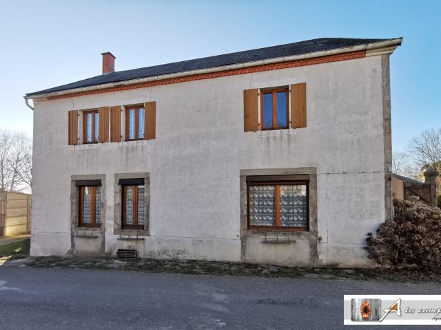 Maison habitable situé sur plus de 2 hectares 134m² Ars les Favets
