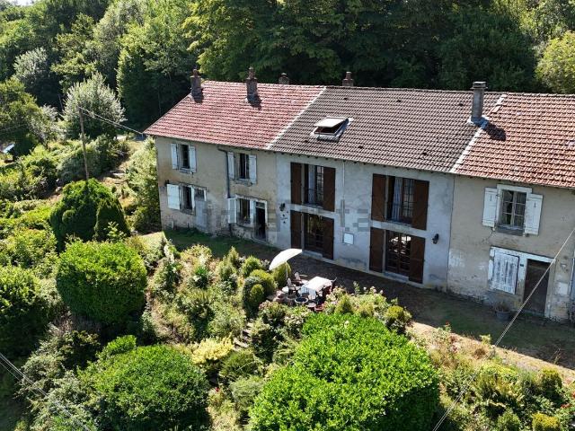 Maison, Hennezel