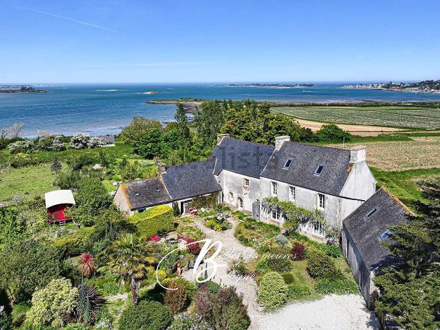 Maison, Henvic