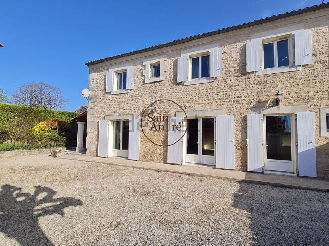 Maison, Hiersac