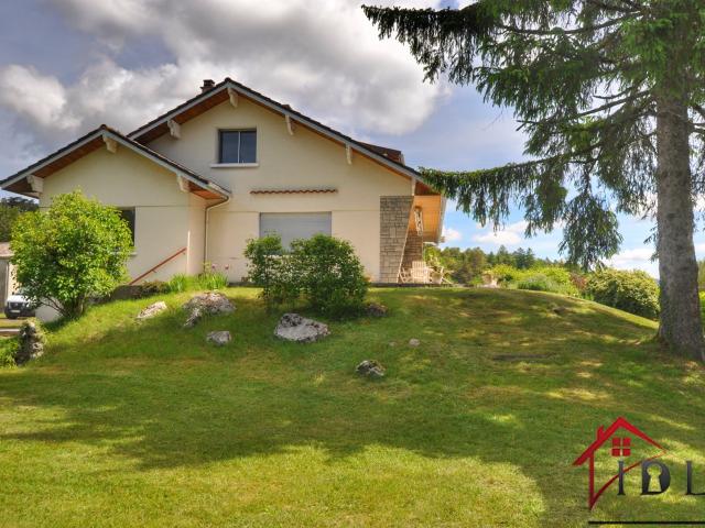 Maison / immeuble à fort potentiel Veyziat m² Oyonnax