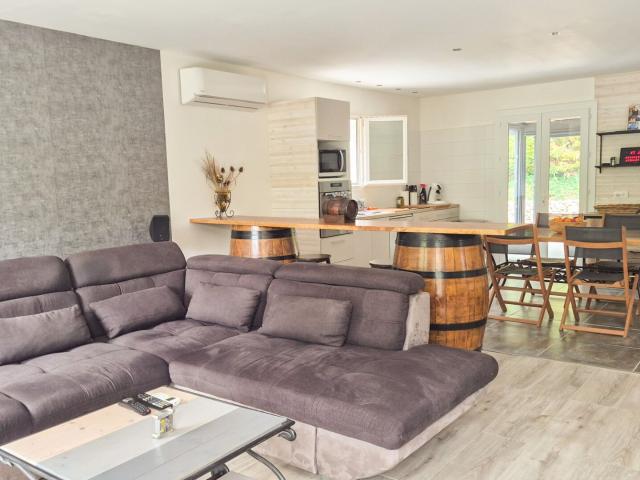 Maison impeccable de 3 chambres avec piscine – Un véritable. 107m² Alairac