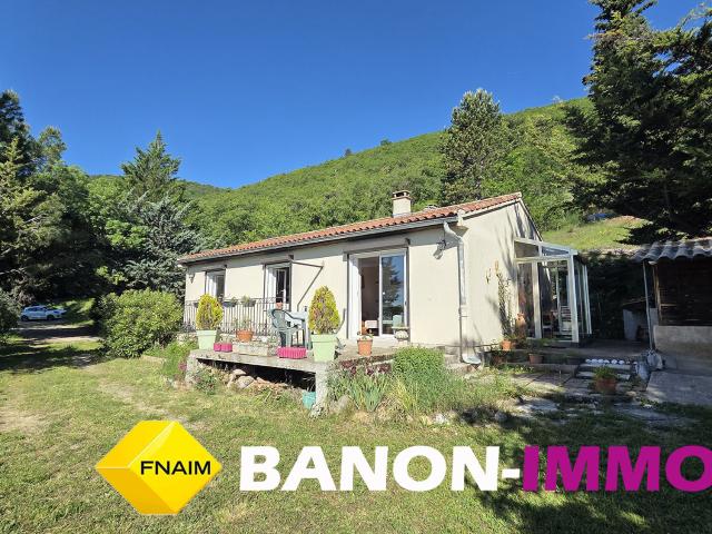 Maison indépendante avec vue imprenable à 10 min de Banon