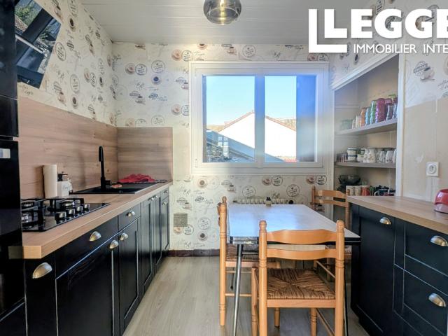Maison indépendante de 4 pièces avec garage, centre bourg, proche tous commerces