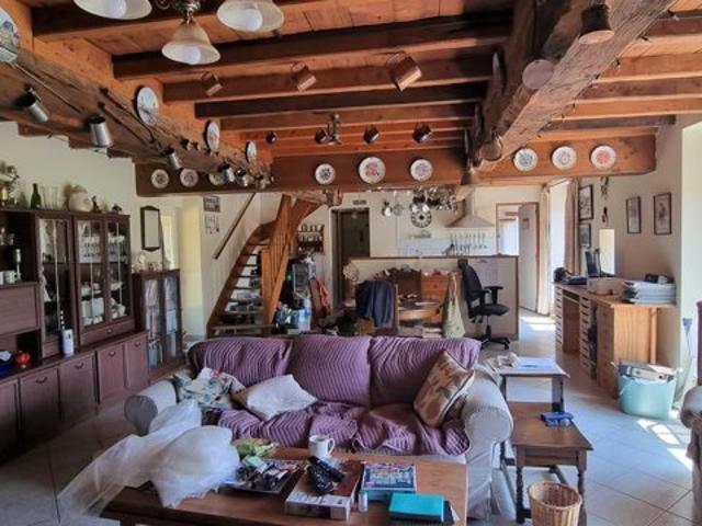 Maison indépendante en pierre, habitable, orientée sud, 3 chambr