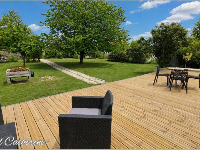 MAISON INDÉPENDANTE 3 CHAMBRES SOUS SOL TOTAL AMÉNAGÉ TERRAIN 1 320 m²