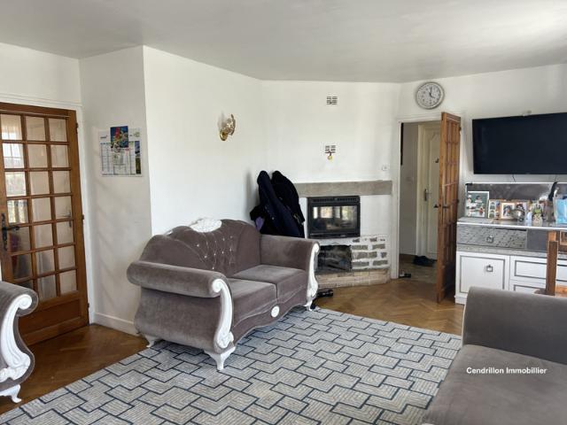 Maison Indépendante 5 Chambres, 140m2 avec sous sol, sur pa