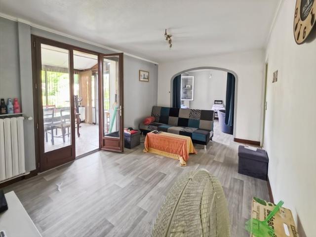 Maison indépendante 91 m² avec sous sol complet et dépendanc. 91m² Lons Le Saunier