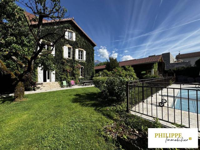 MAISON INDIVIDUELLE MEUBLEE AVEC PISCINE