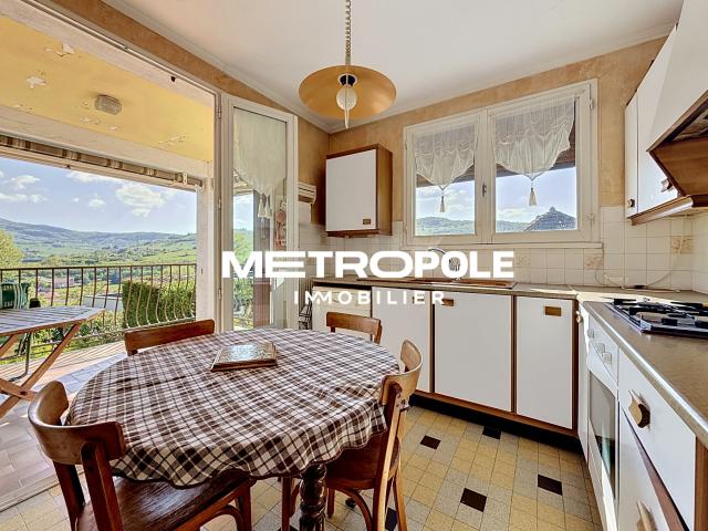 Maison individuelle au calme avec terrain plat, terrasse et garage Proche commodités