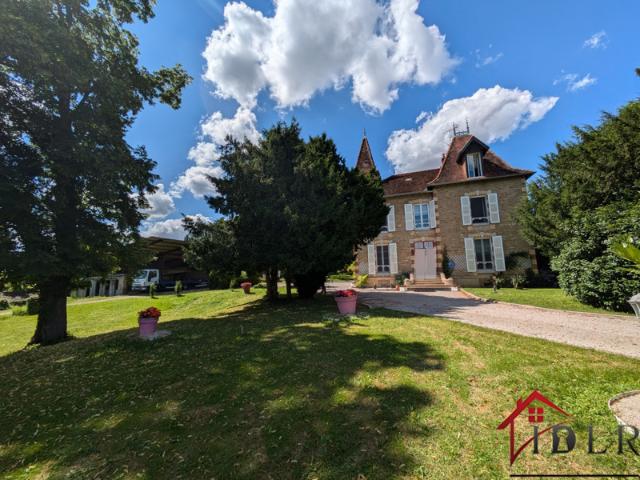Maison individuelle avec 2 hectares de terrain, piscine, han