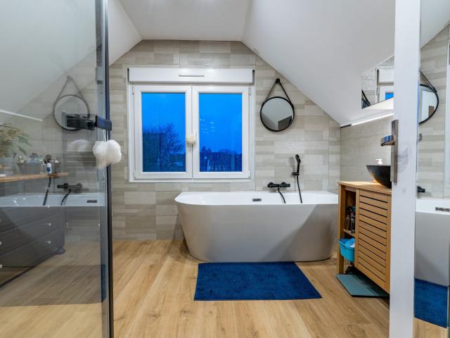 Maison Individuelle avec 4 Chambres