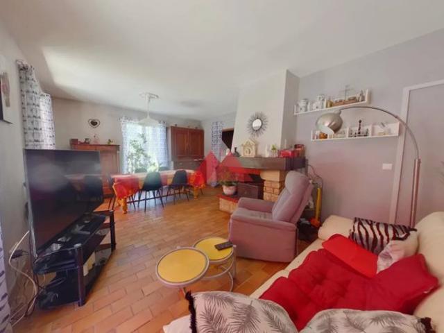 Maison individuelle avec 4 chambres et grande parcelle