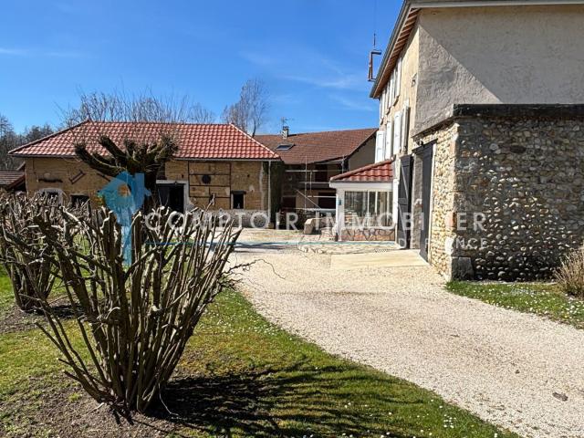 Maison individuelle avec dépendance