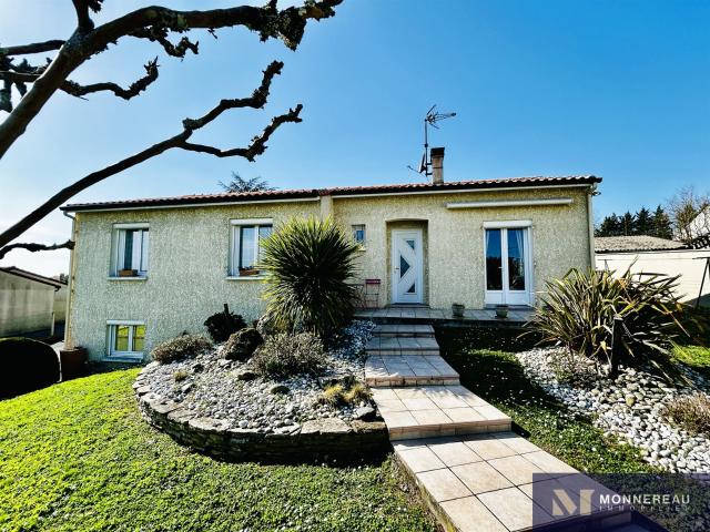 Maison Individuelle Avec Jardin Et Garage 130m² Archiac