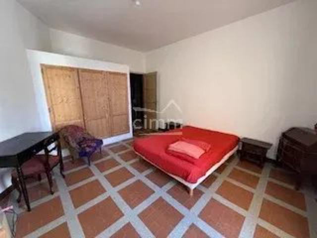Maison Individuelle avec Jardin, Piscine et Garage