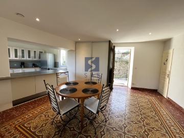 Maison individuelle avec jardin, terrasse et garage