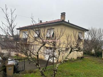 Maison individuelle avec jardin