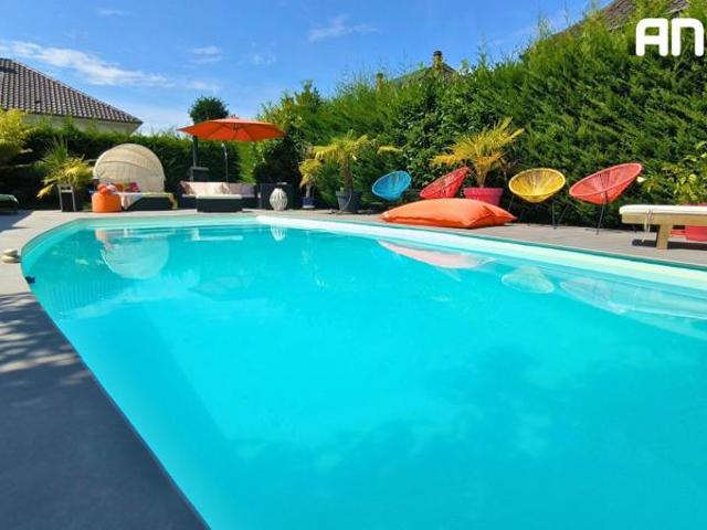 Maison individuelle avec piscine à HOENHEIM – 265 m² au sol