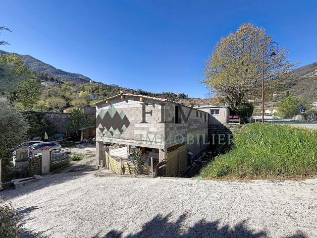 MAISON INDIVIDUELLE à finir de construire ? FORT POTENTIEL ? ENTREVAUX
