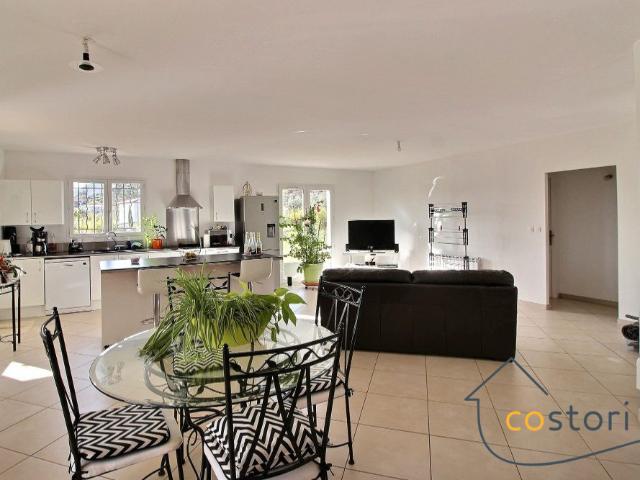 Maison individuelle à louer, 4 pièces Le Luc 83340