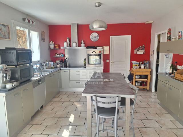 Maison individuelle à Montpon Ménestérol 6 pièce s 144.97 m2