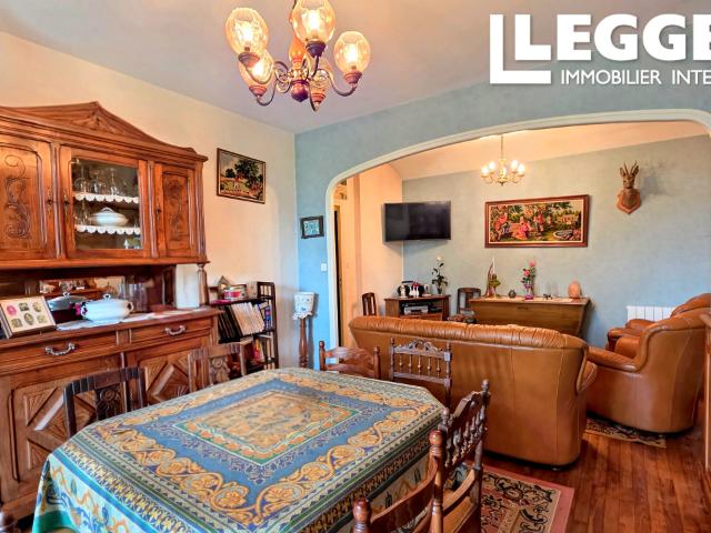 Maison individuelle près de Saint Junien avec grandes dépendances et terrain de 7 793m²