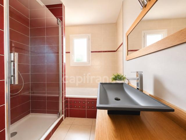 Maison individuelle à vendre 3 chambres, piscine, terrasse, garage, vue exceptionnelle, SAINTE CROIX DE QUINTILLARGUES 34
