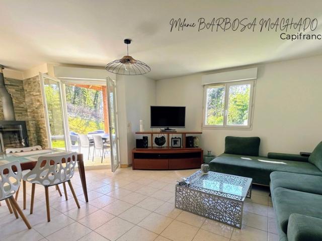 Maison individuelle à vendre 5 pièces à SERRIERES EN CHAUTAGNE 73 d'environ 117 m² à environ 30 minutes d'Aix les Bains et d'environ 50 minutes d'Annecy et de Genève, et d'environ 10 minutes du lac