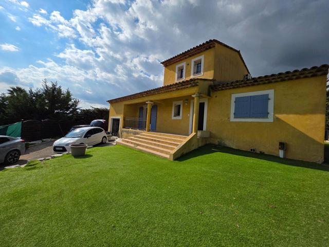 Maison Individuelle Carros les plans avec piscine et garage