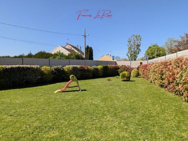 MAISON INDIVIDUELLE DE PLAIN PIED 3 CHAMBRES SOUS SOL TOTAL ET TERRAIN DE 619 m²