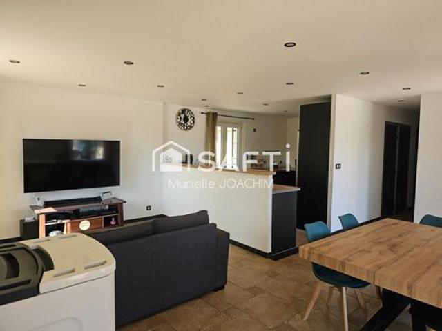 maison individuelle de plain pied avec piscine