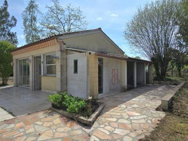 Maison individuelle de standing, avec piscine et double garage