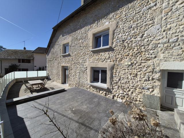 Maison individuelle de 155 m2 habitables édifiée sur un terrain de 1363 m2
