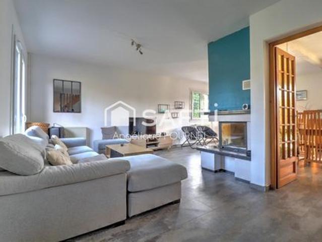 Maison individuelle de 112 m² habitable + Garage attenant Terrain clos de 805 m²