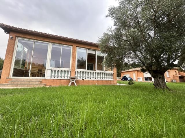 Maison T4 300 M De La Plage Avec Studio Indépendant Et Garag. 147m² Cervione