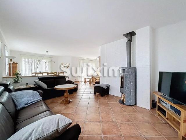 Maison individuelle de 231m2 sur terrain de 1'000m2!