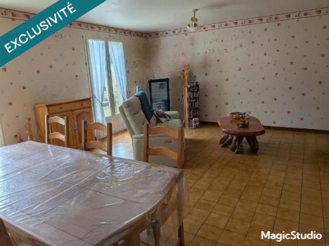 Maison individuelle de 80 m² avec 3 chambres sur 1 346 m² de terrain, sous sol et terrasse, Secteur calme